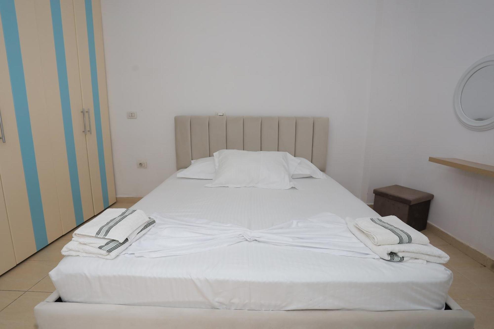 New Bazar Selvia Apartment Tirana Kültér fotó